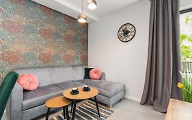 Luxurious Little Laguna Apartments Spa & Gym By Renters Prestige